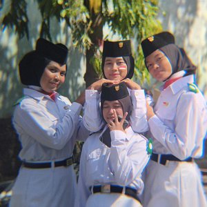 Anggota Paskibra santai dulu